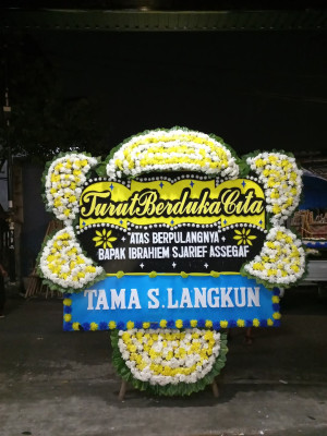 Papan Bunga Duka di Lifofa